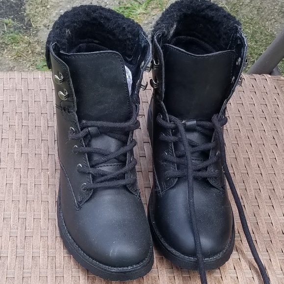 Boots - Picture 2 of 3
